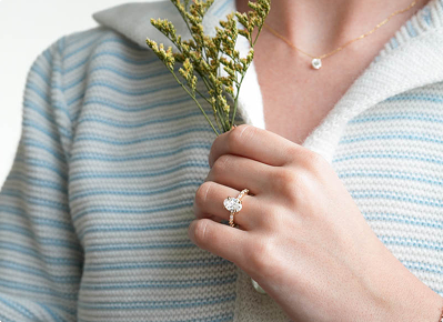 Minimalist Jewelry: The Beauty of Less